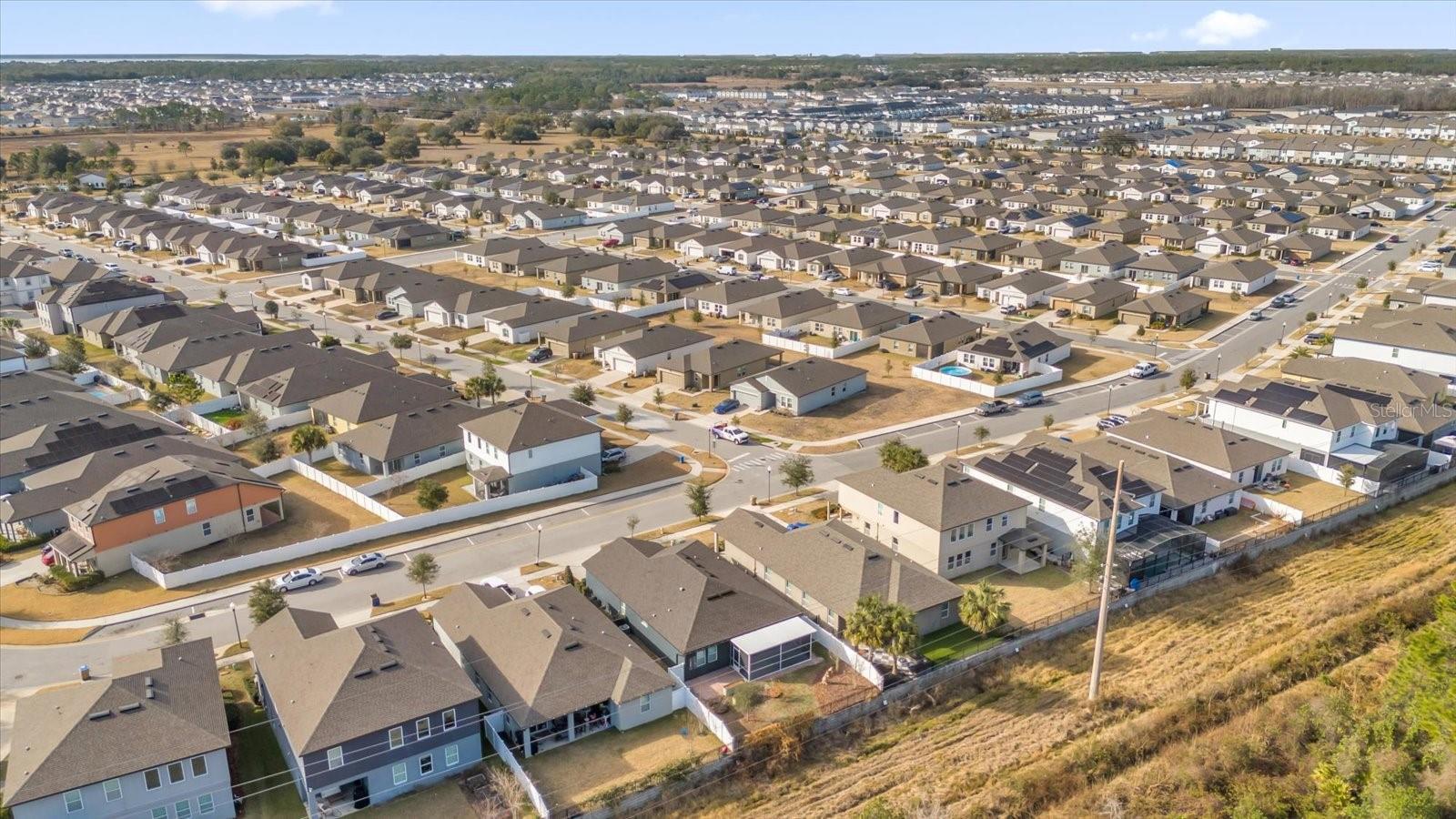 Image 26 of 37 For 591 Steerview Street