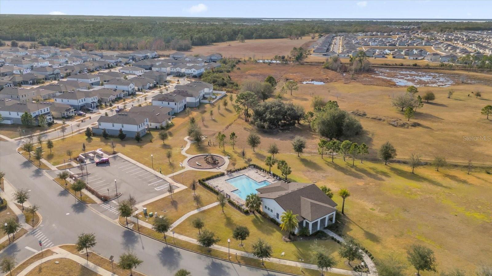 Image 29 of 37 For 591 Steerview Street