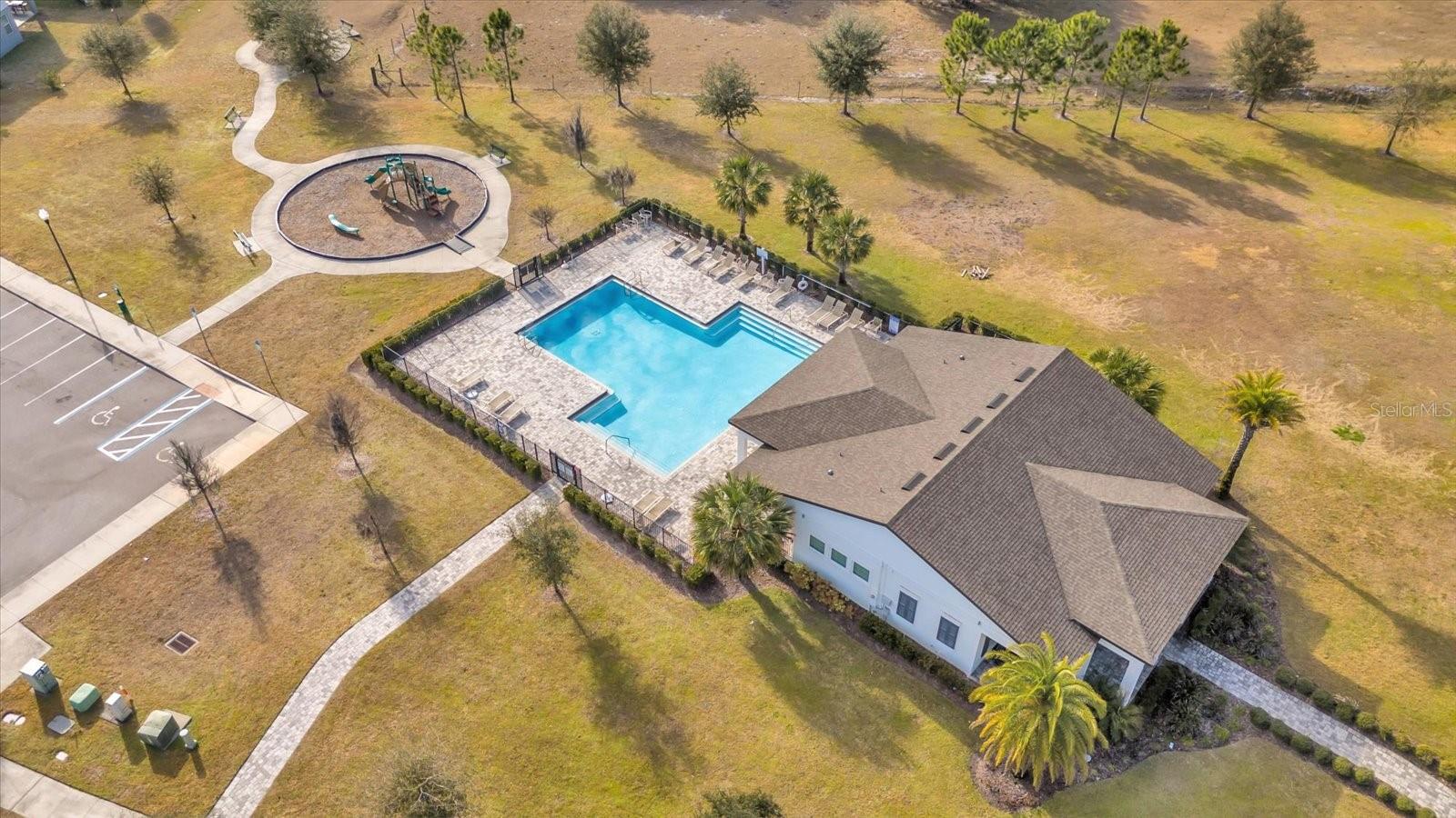 Image 30 of 37 For 591 Steerview Street