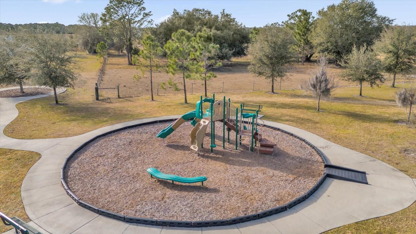 Image 34 of 37 For 591 Steerview Street