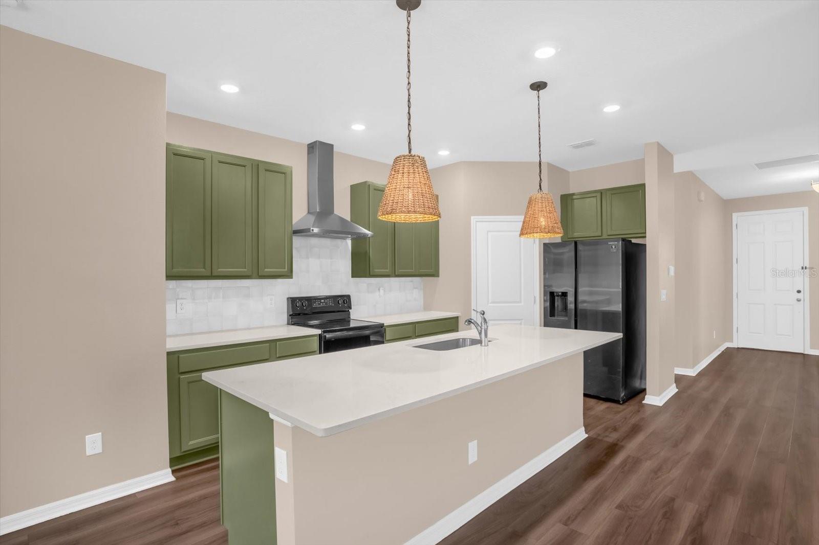 Image 7 of 37 For 591 Steerview Street