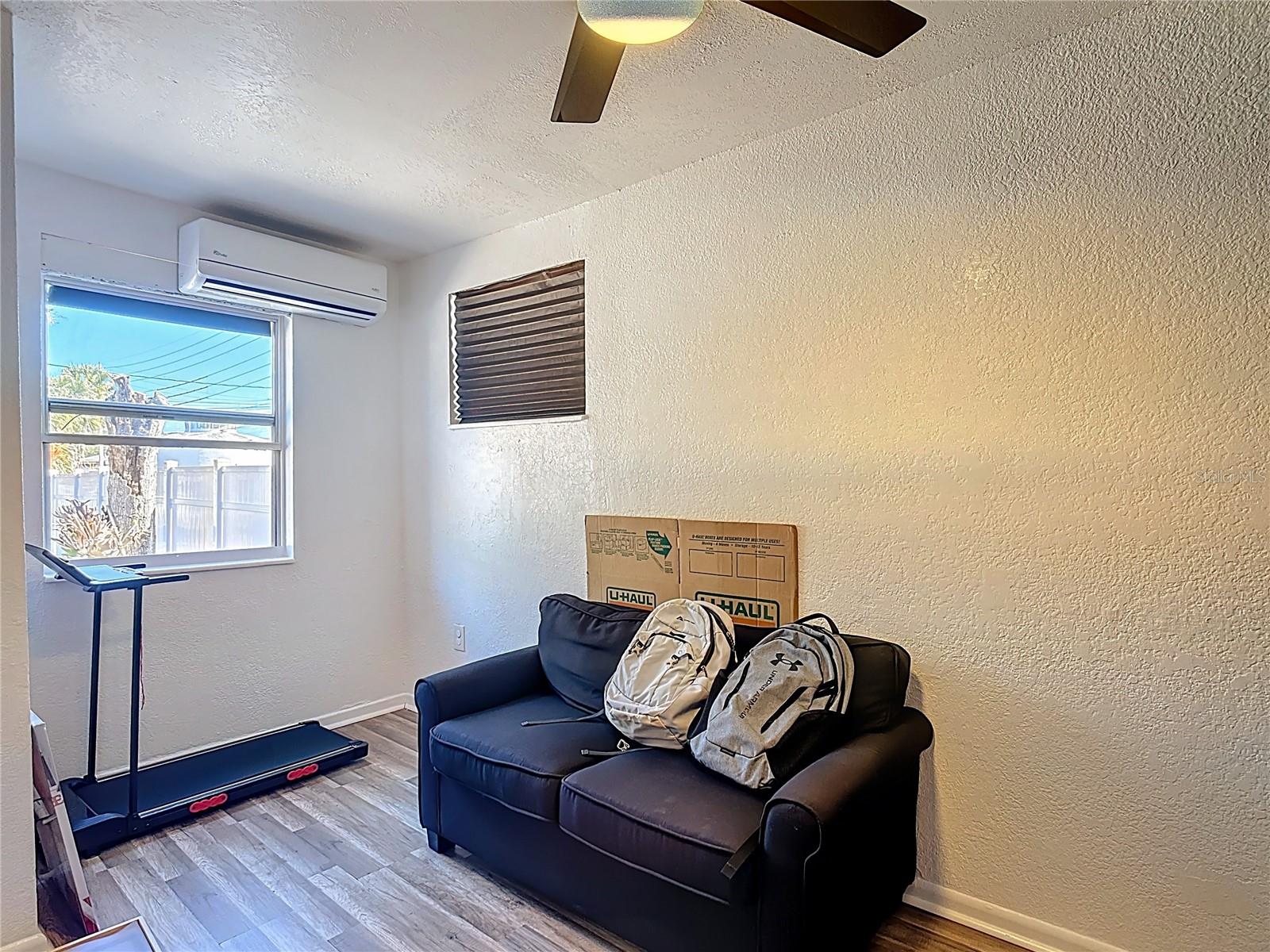 Image 10 of 37 For 823 Missouri Avenue