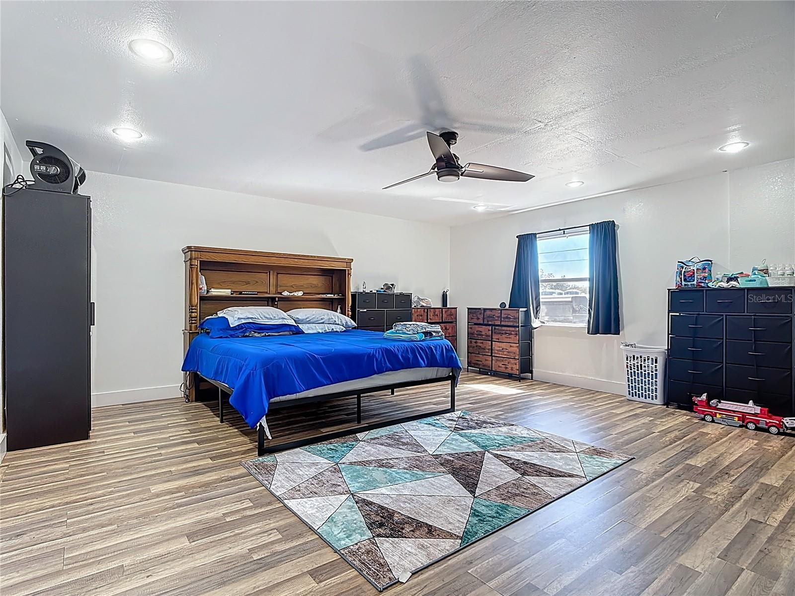 Image 12 of 37 For 823 Missouri Avenue