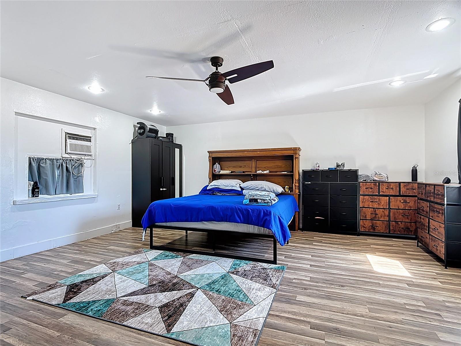 Image 13 of 37 For 823 Missouri Avenue