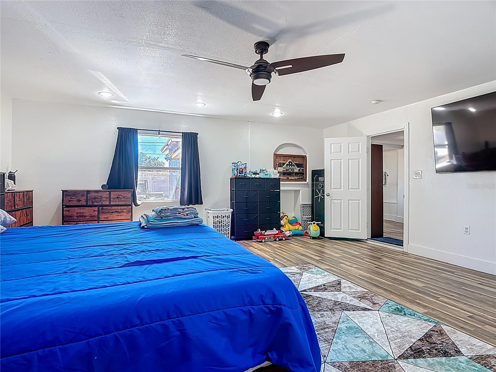 Image 15 of 37 For 823 Missouri Avenue