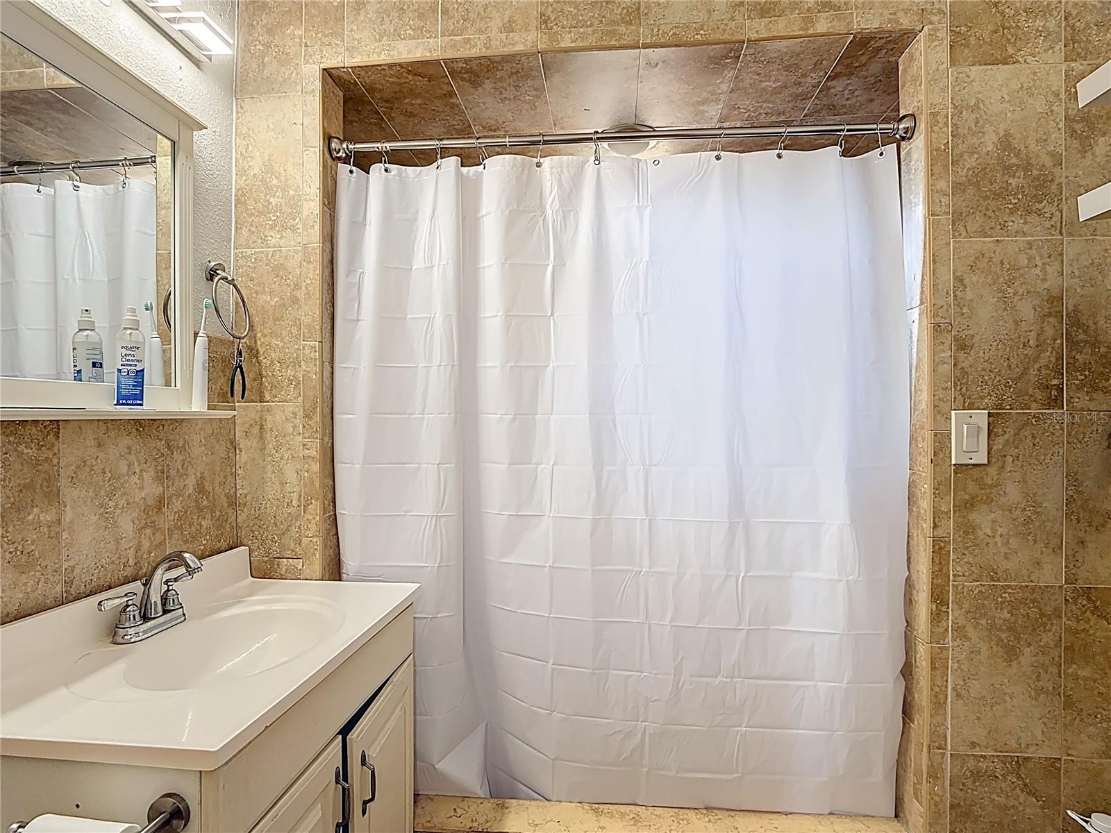 Image 16 of 37 For 823 Missouri Avenue