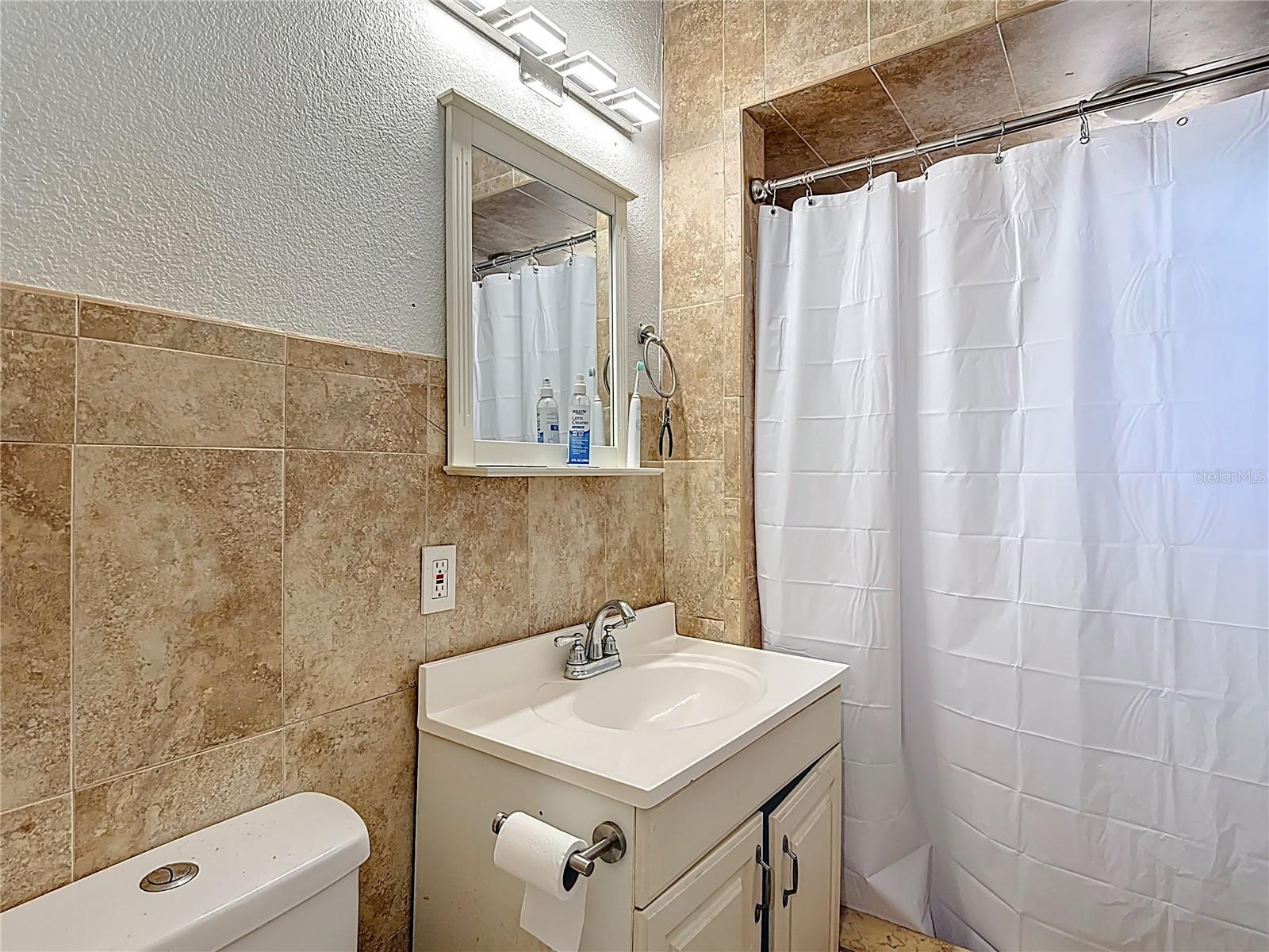 Image 17 of 37 For 823 Missouri Avenue