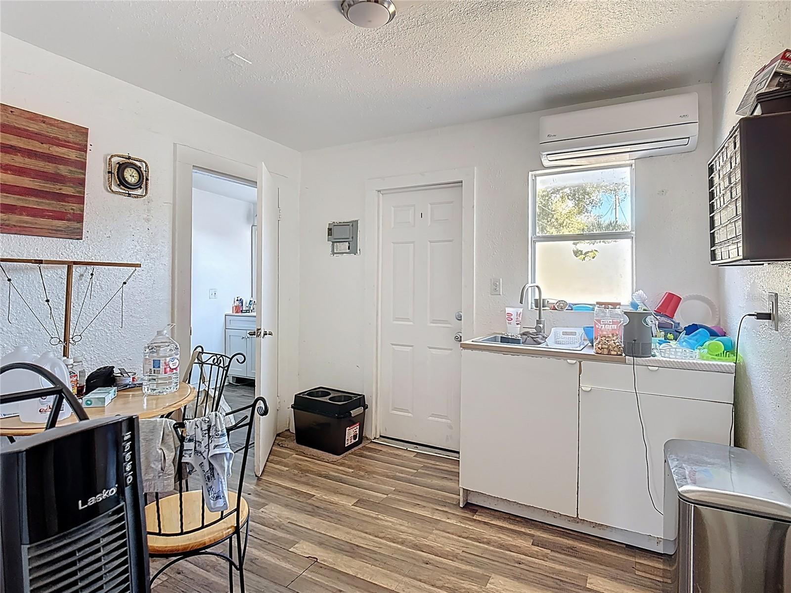 Image 24 of 37 For 823 Missouri Avenue