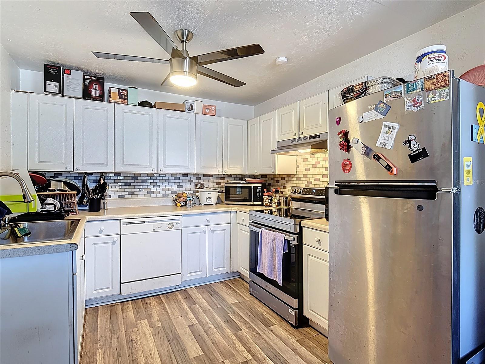 Image 4 of 37 For 823 Missouri Avenue