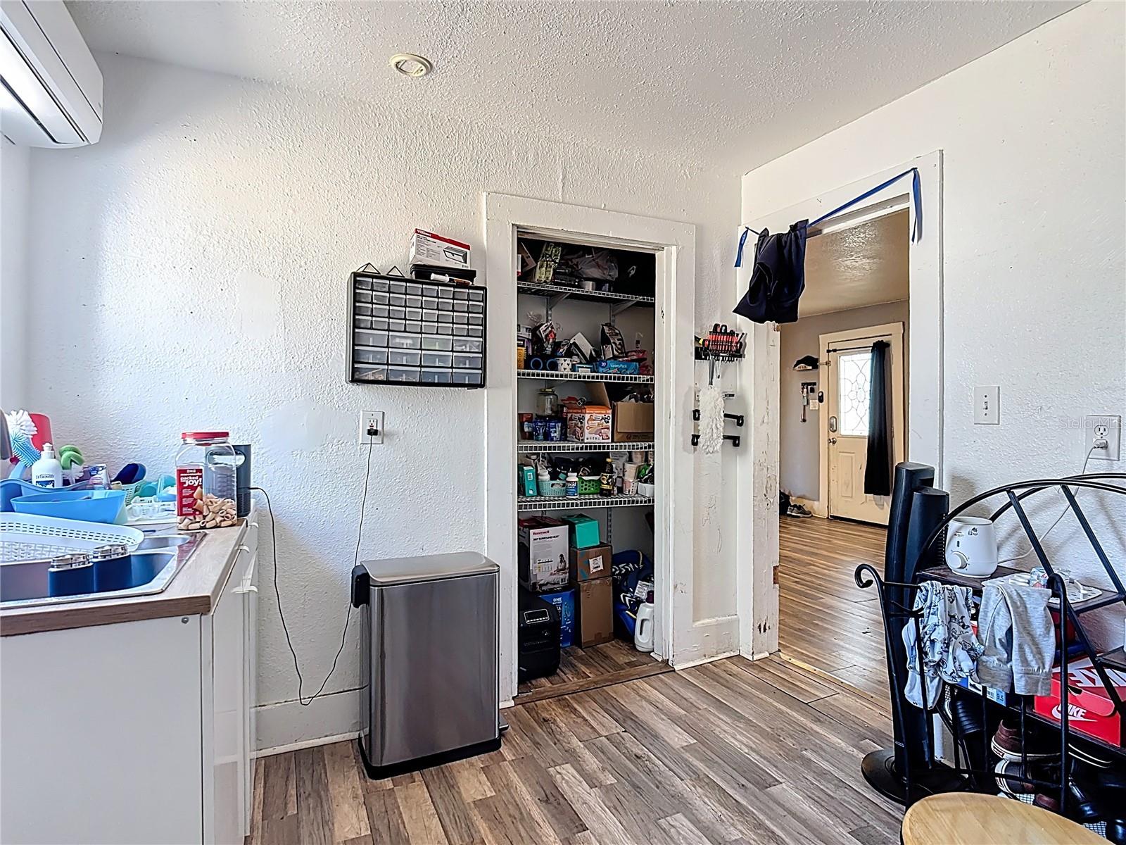 Image 7 of 37 For 823 Missouri Avenue