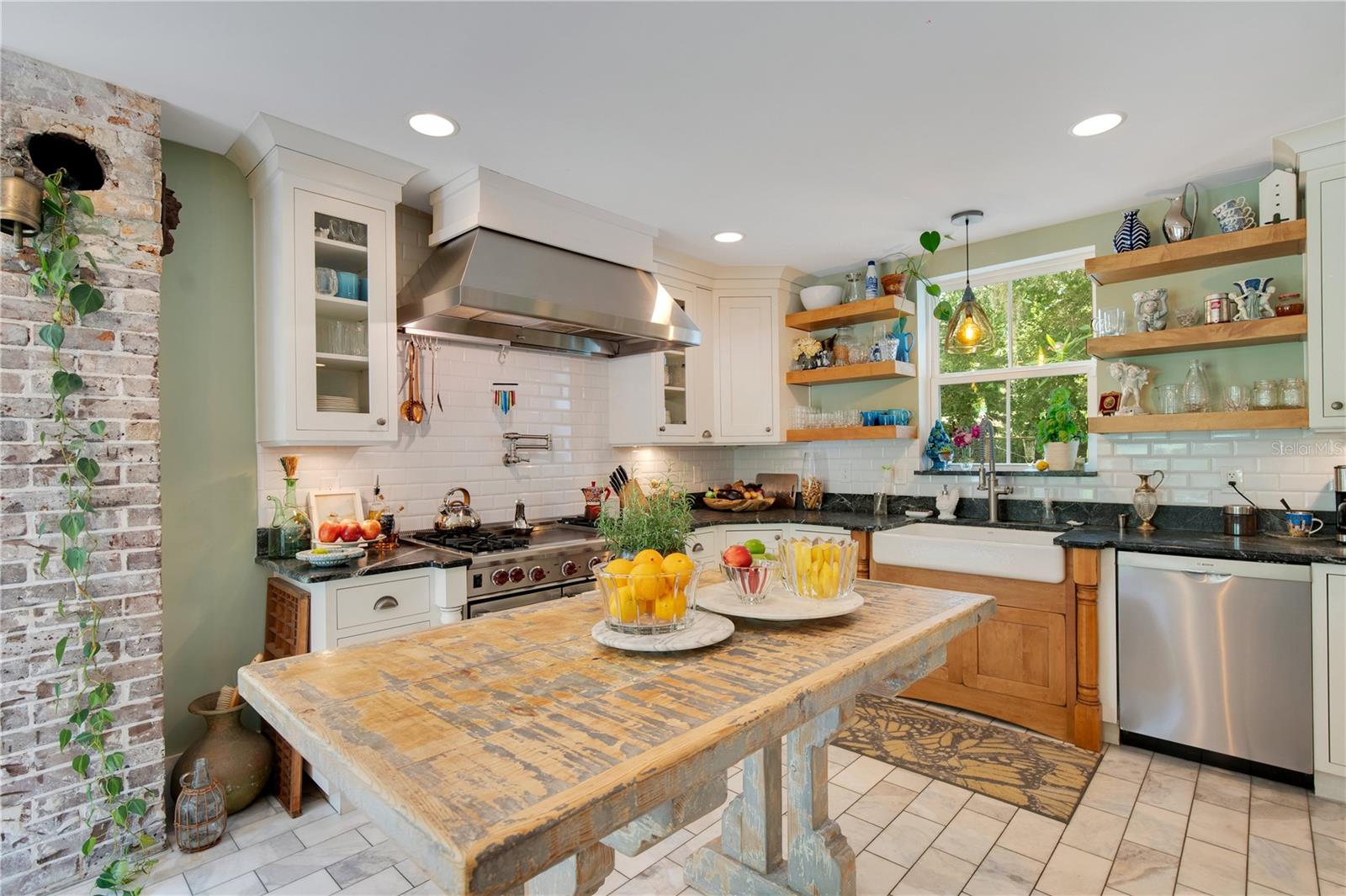 Image 29 of 92 For 614 Lake Avenue