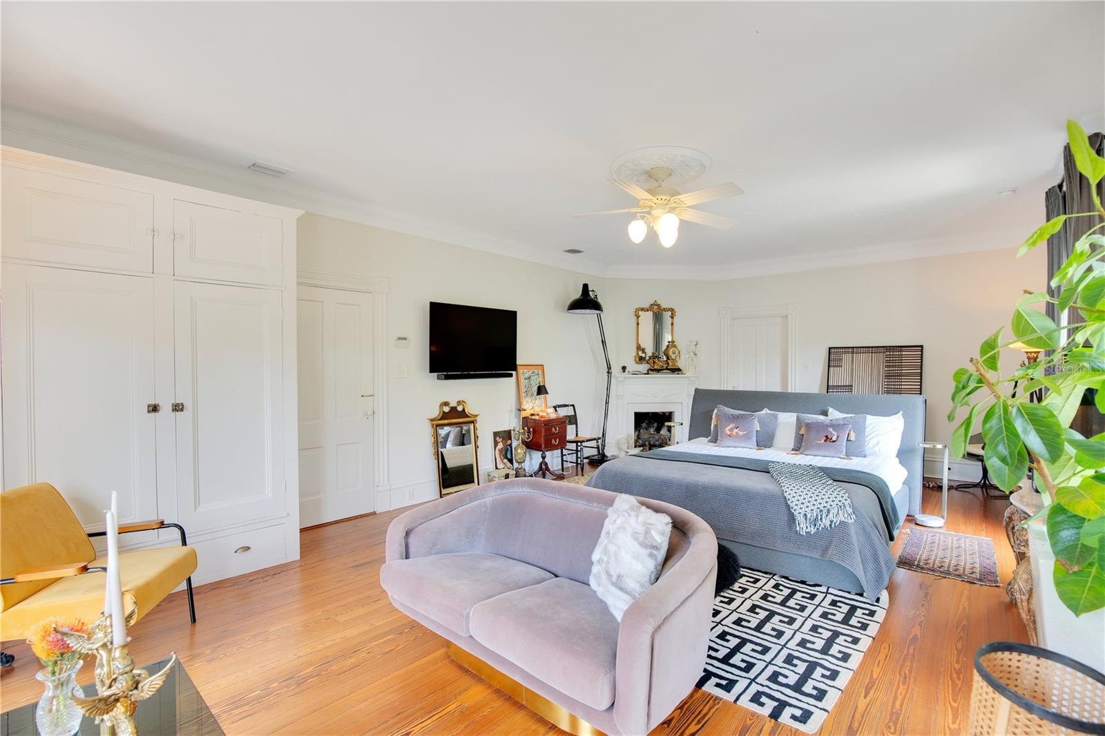 Image 46 of 92 For 614 Lake Avenue