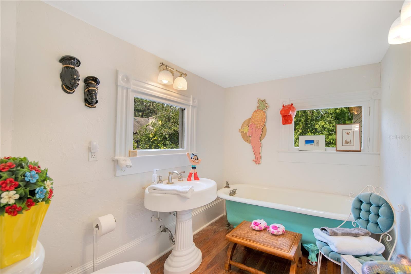 Image 47 of 92 For 614 Lake Avenue