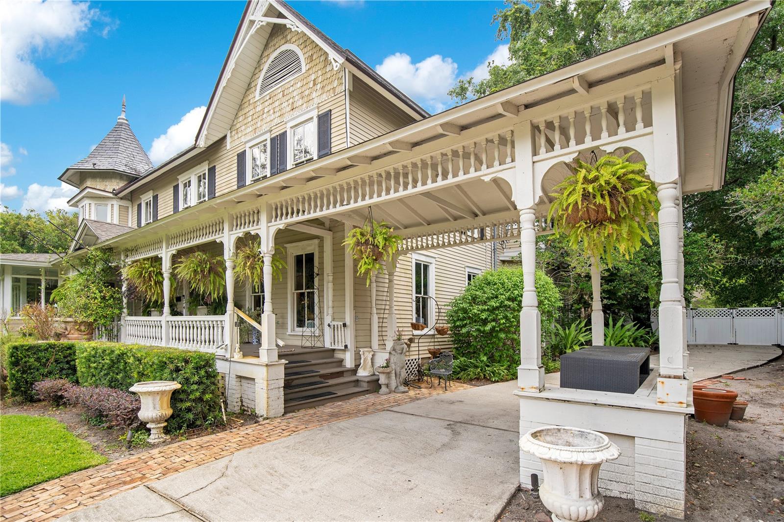 Image 7 of 92 For 614 Lake Avenue