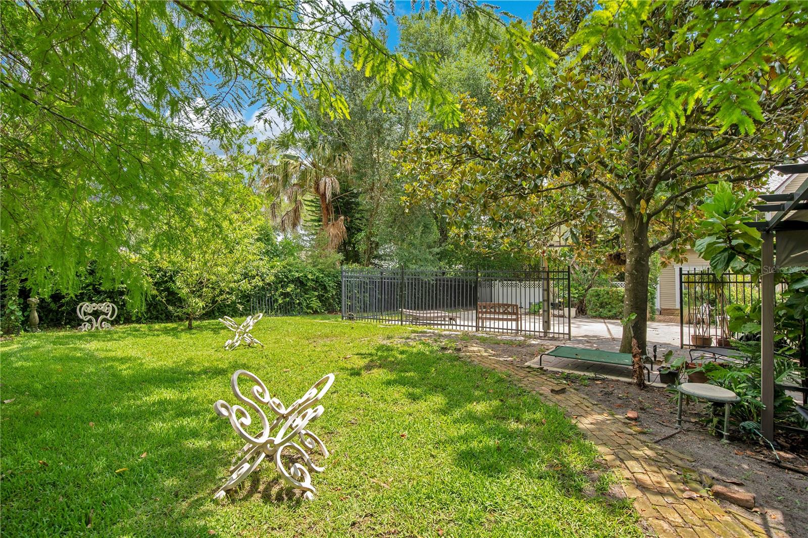 Image 80 of 92 For 614 Lake Avenue