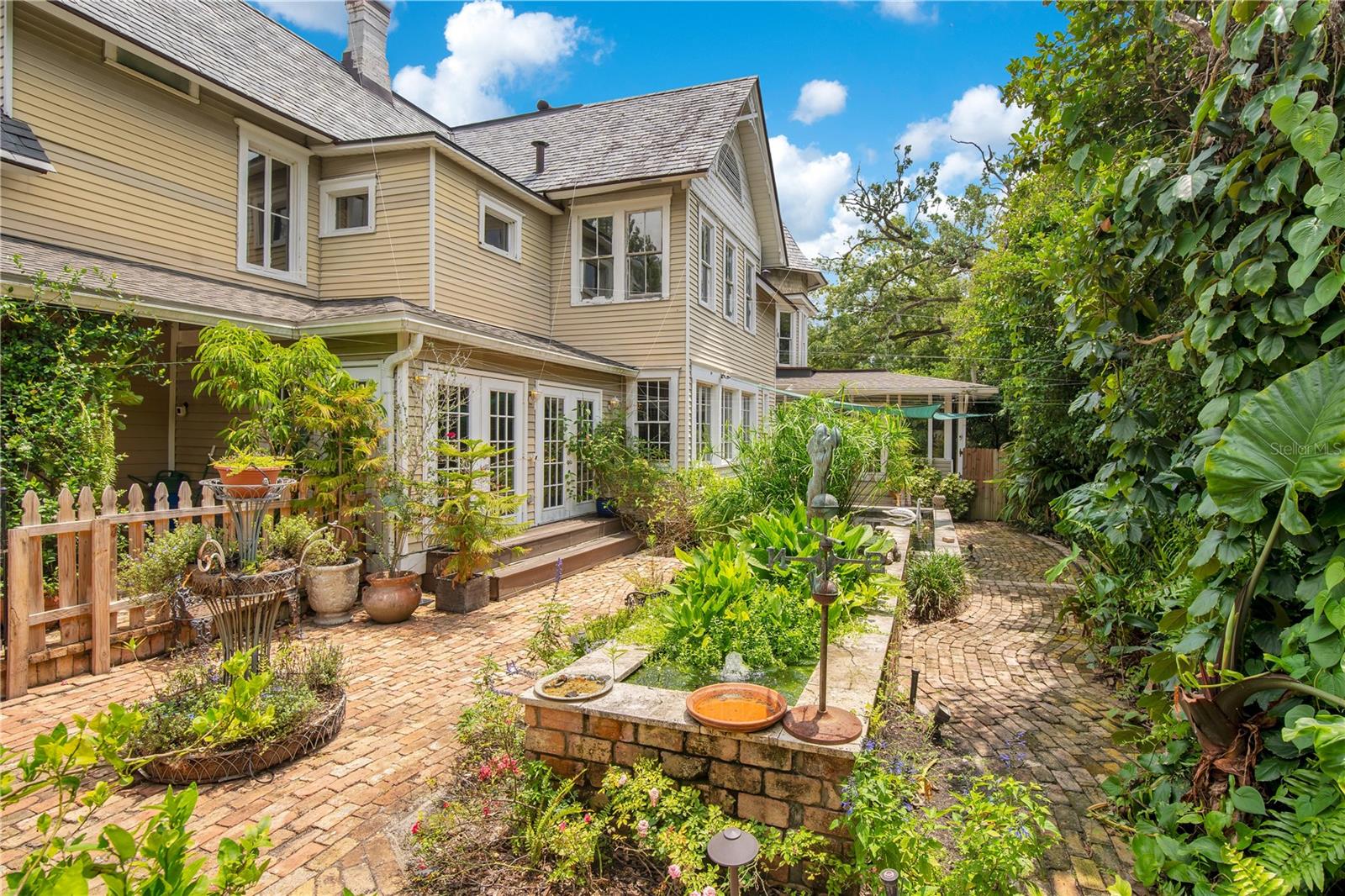 Image 85 of 92 For 614 Lake Avenue