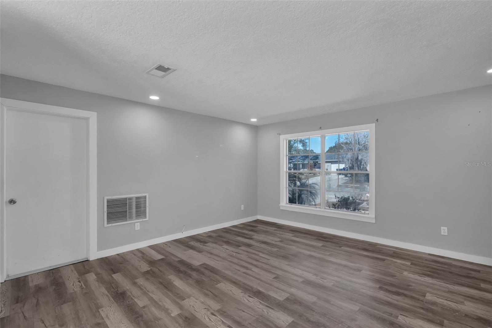 Image 2 of 43 For 5674 Altec Court