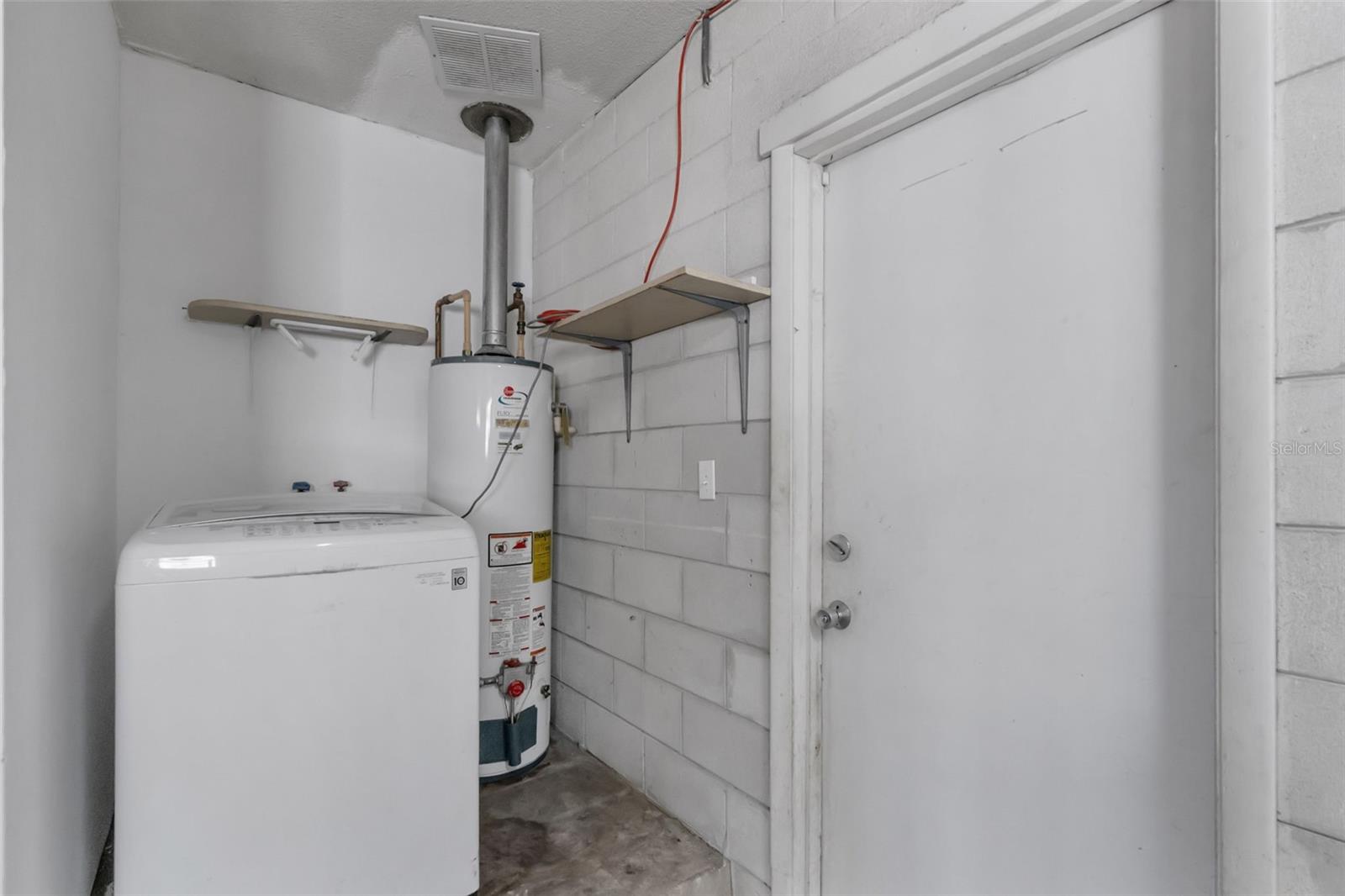 Image 21 of 43 For 5674 Altec Court