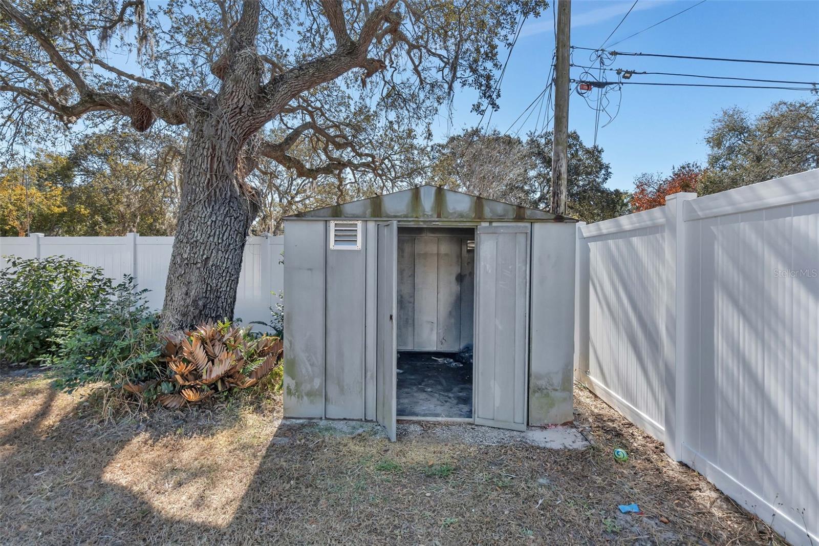 Image 25 of 43 For 5674 Altec Court