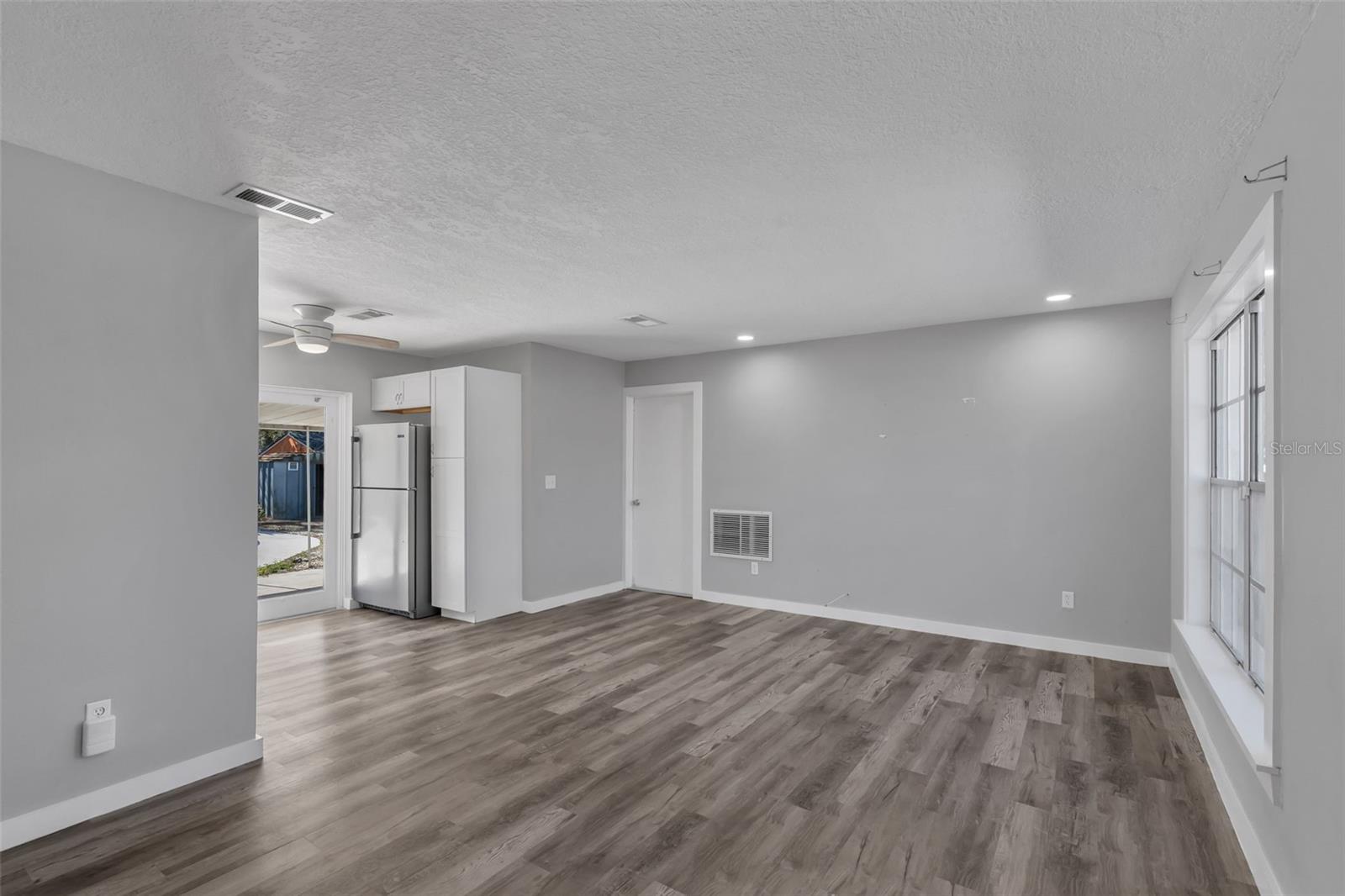 Image 3 of 43 For 5674 Altec Court