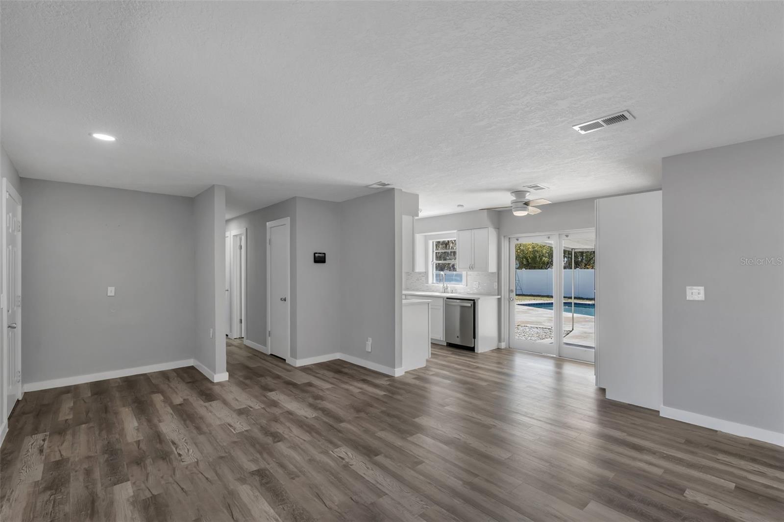 Image 5 of 43 For 5674 Altec Court