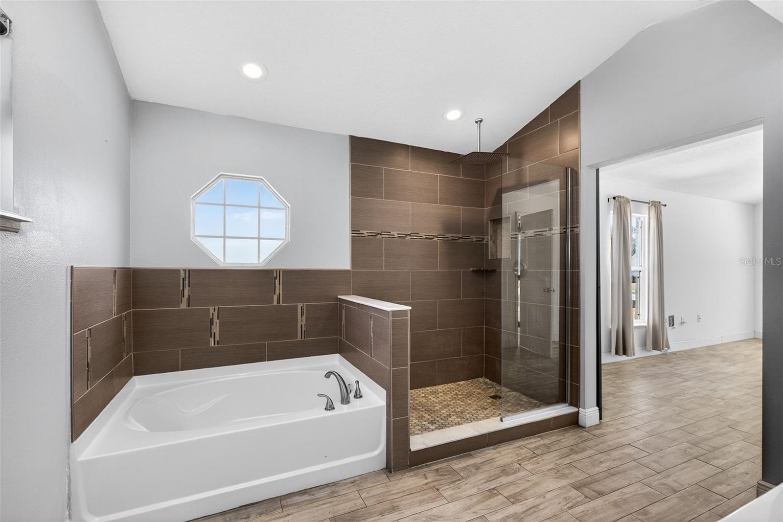 Image 16 of 33 For 3189 Windmill Point Boulevard