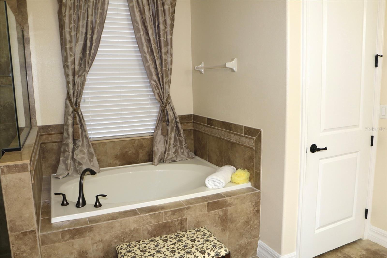 Image 27 of 53 For 25447 High Hampton Circle