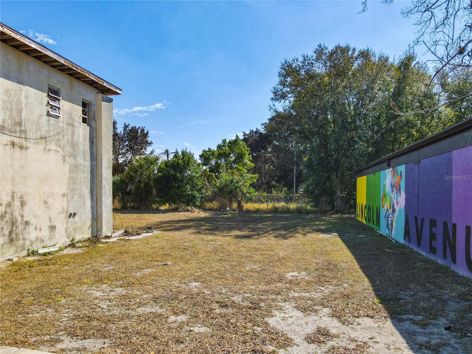 Image 3 of 7 For Lincoln Avenue W