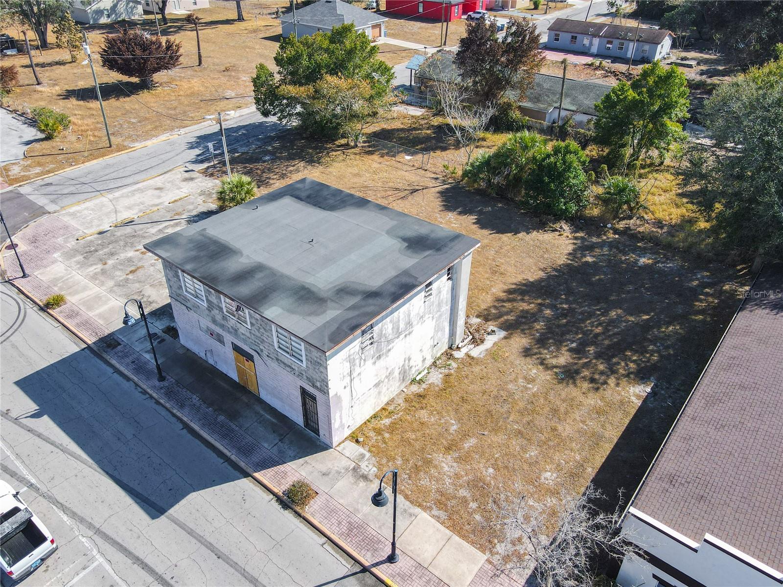 Image 5 of 7 For Lincoln Avenue W