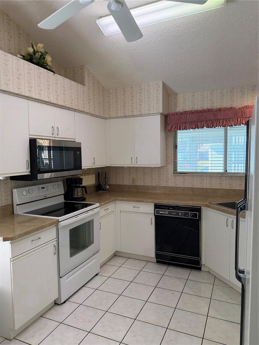 Image 11 of 23 For 1260 Granada Court