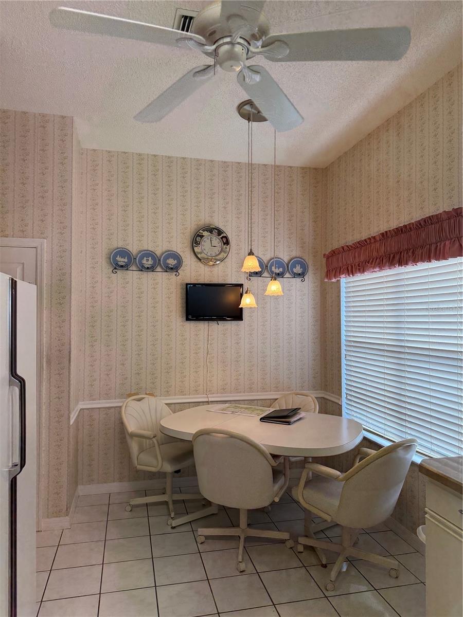 Image 12 of 23 For 1260 Granada Court