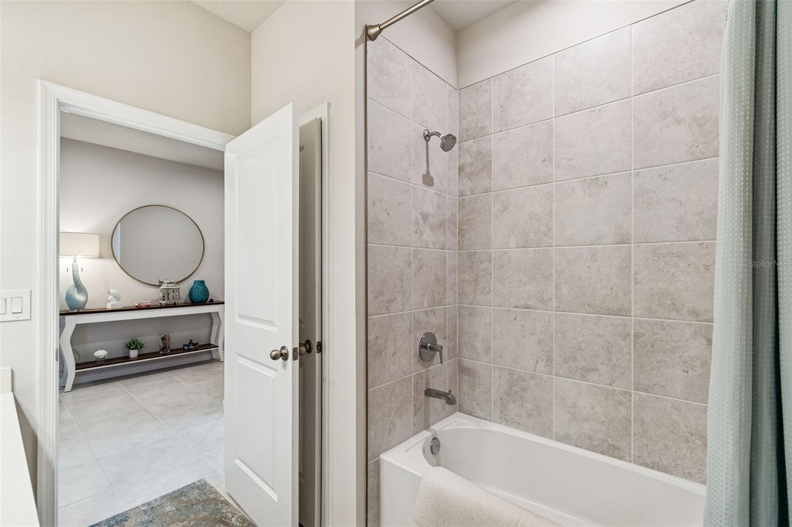 Image 13 of 28 For 2823 Landing Drive