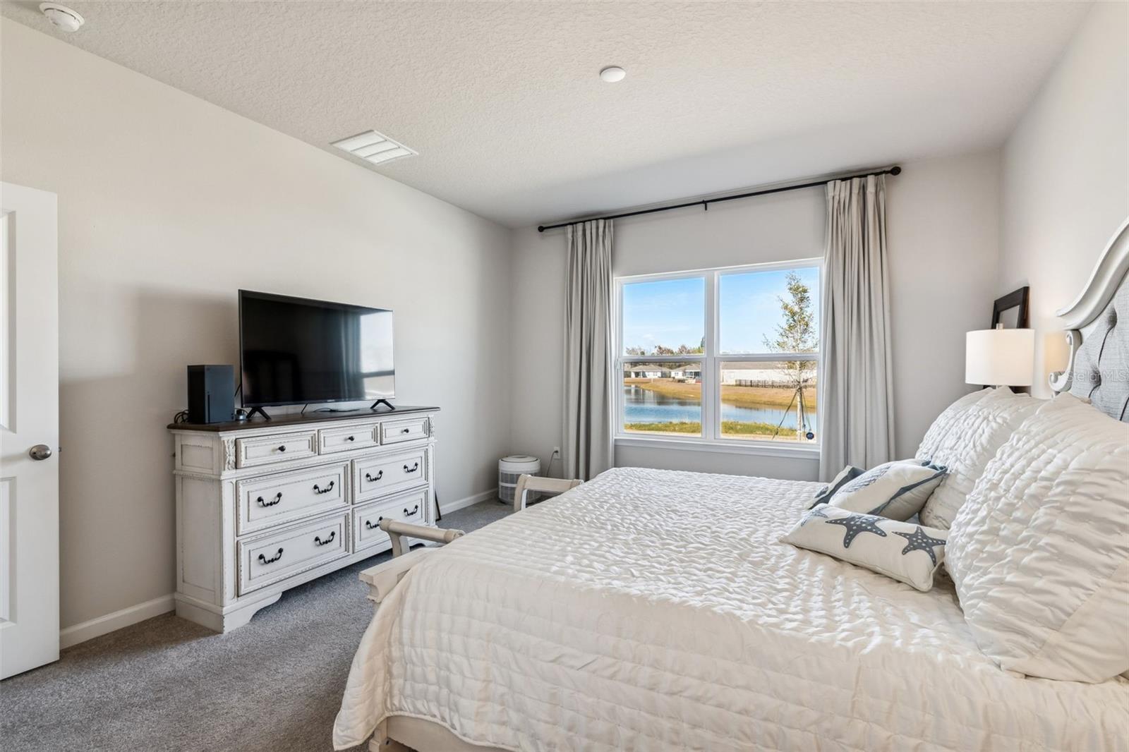 Image 18 of 28 For 2823 Landing Drive