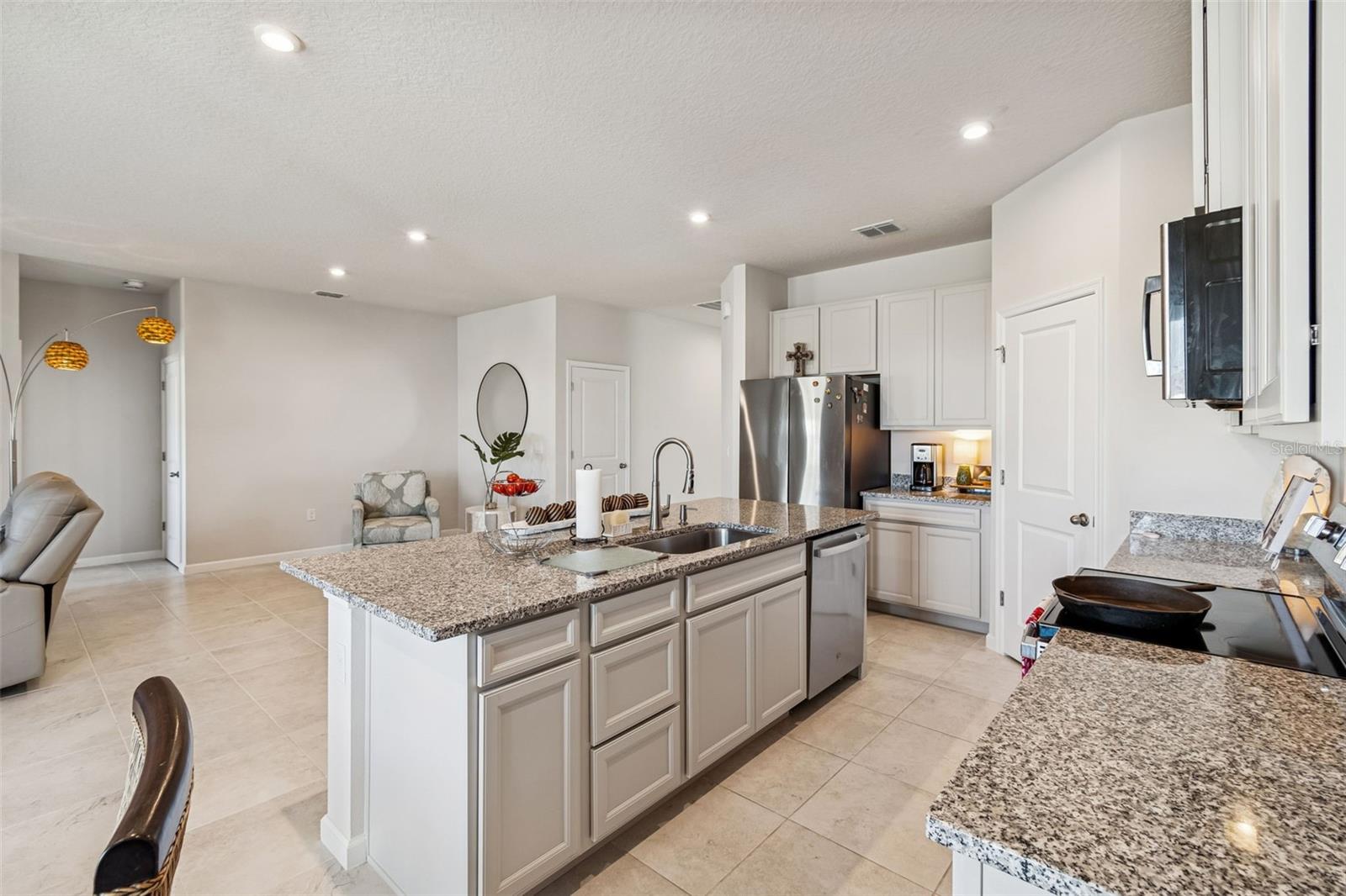 Image 8 of 28 For 2823 Landing Drive