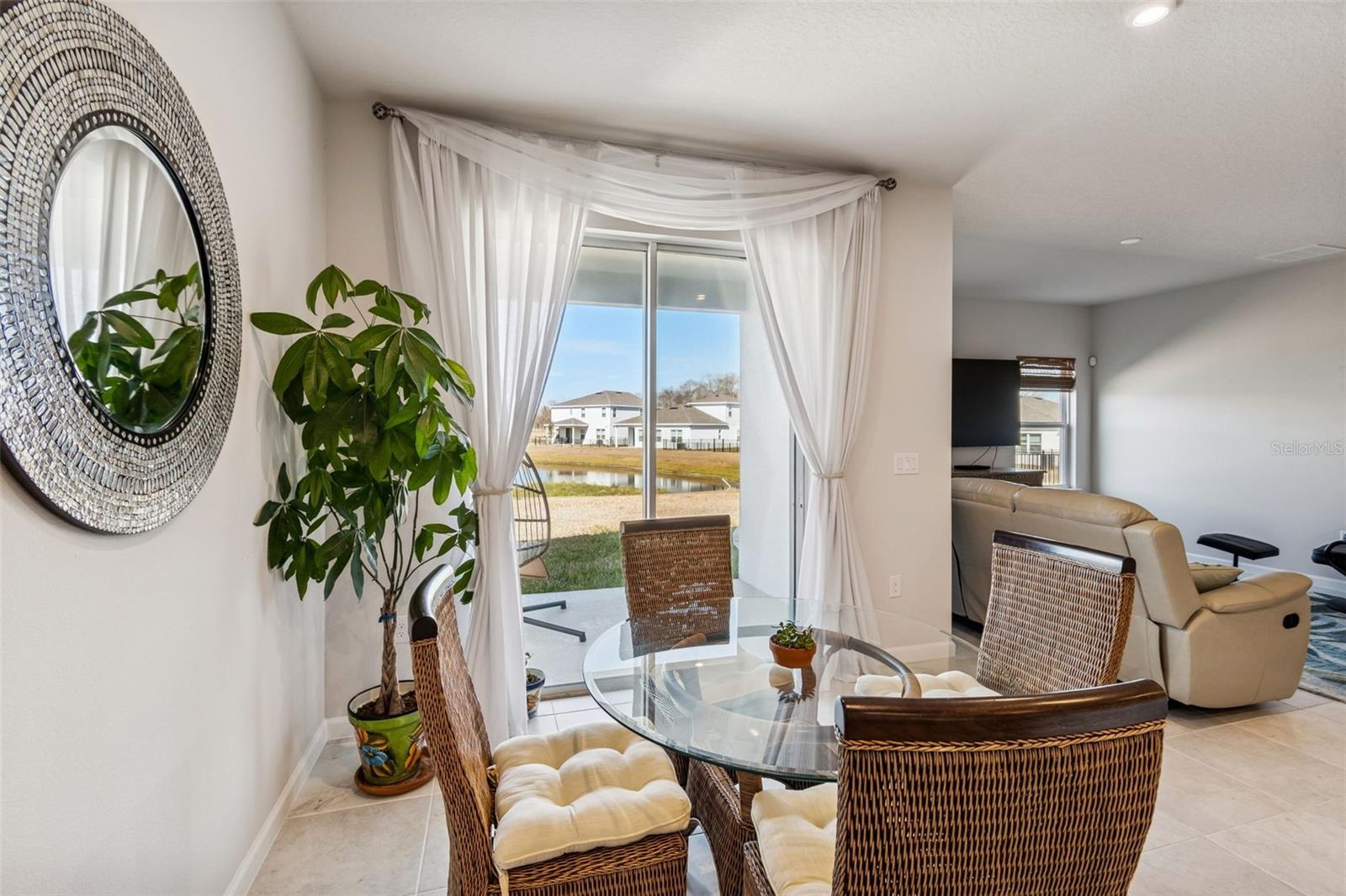 Image 9 of 28 For 2823 Landing Drive