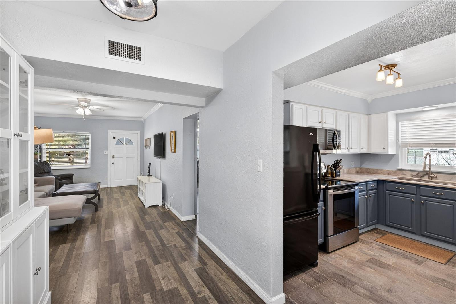 Image 14 of 27 For 1943 Cloverlawn Avenue