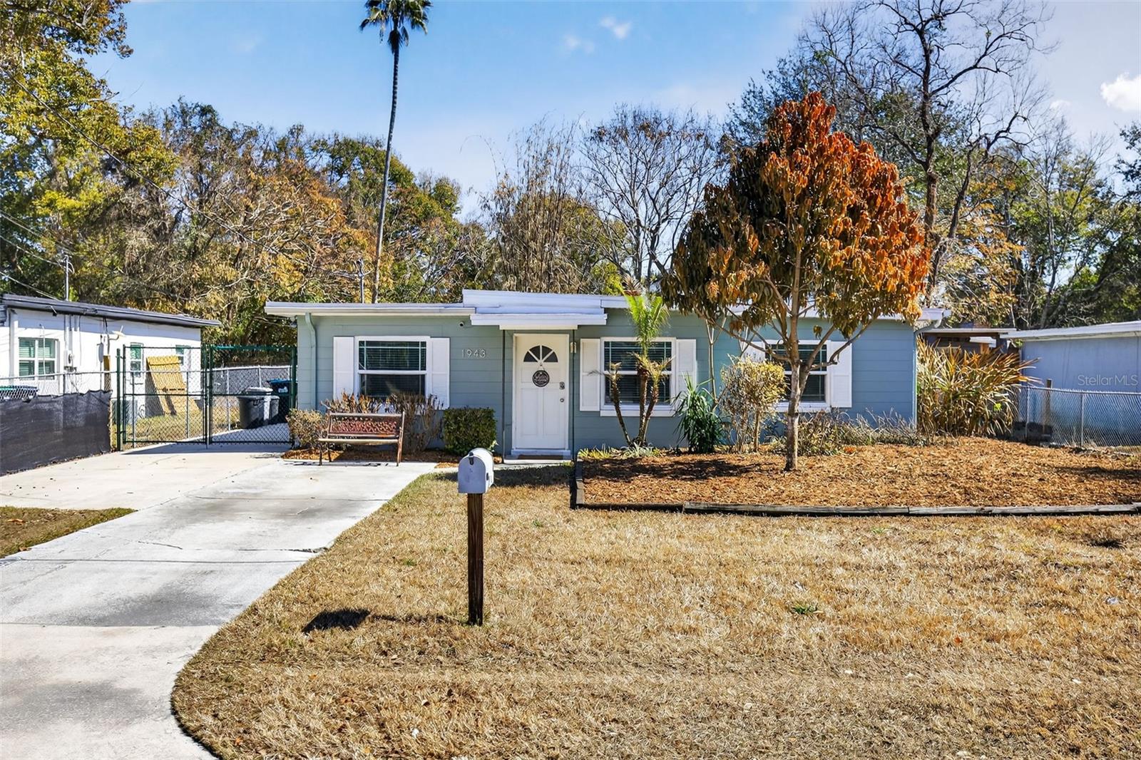 Image 2 of 27 For 1943 Cloverlawn Avenue