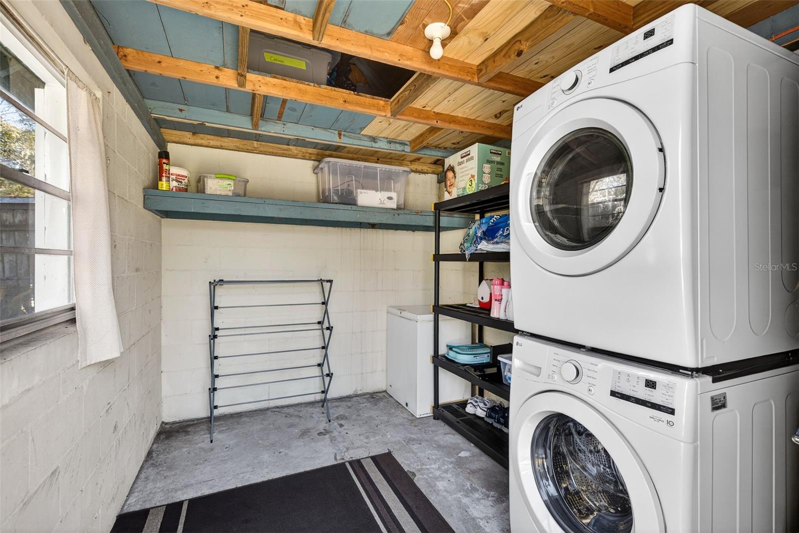 Image 23 of 27 For 1943 Cloverlawn Avenue