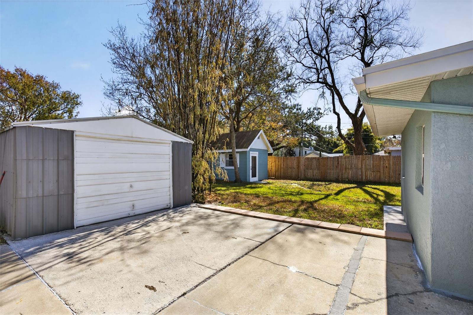 Image 25 of 27 For 1943 Cloverlawn Avenue