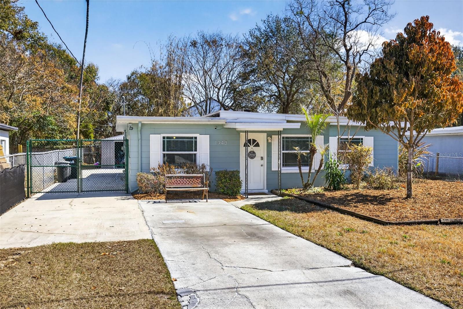 Image 3 of 27 For 1943 Cloverlawn Avenue