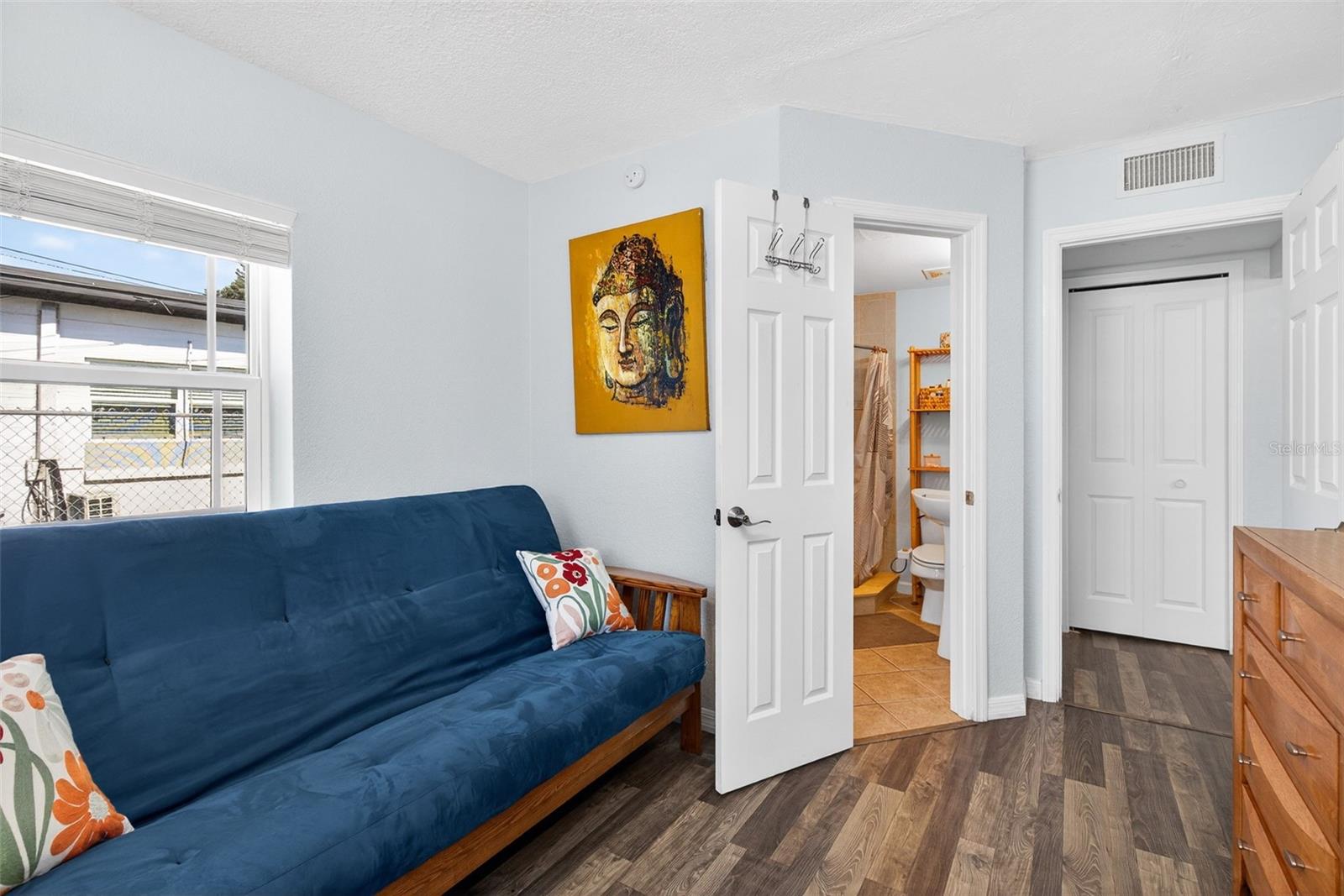 Image 7 of 27 For 1943 Cloverlawn Avenue