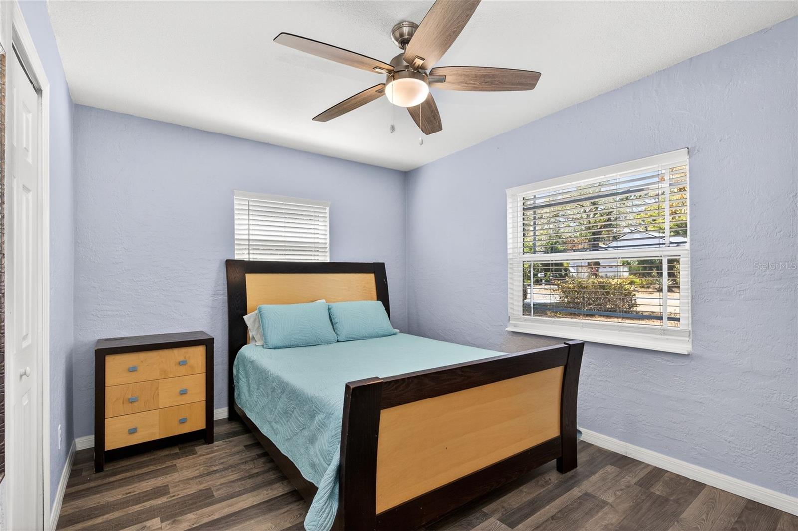 Image 9 of 27 For 1943 Cloverlawn Avenue