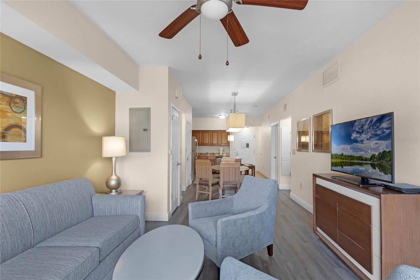 Image 18 of 36 For 12544 Floridays Resort Drive 611b