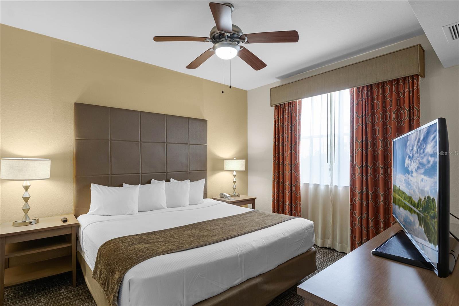 Image 21 of 36 For 12544 Floridays Resort Drive 611b