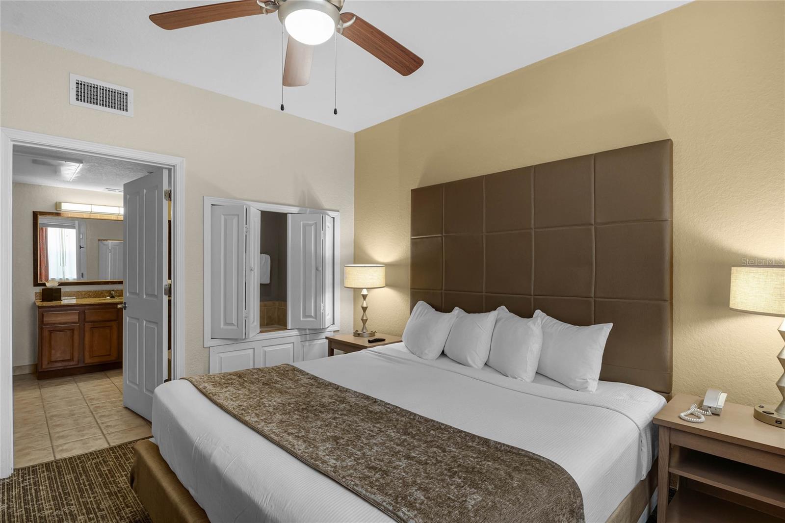 Image 22 of 36 For 12544 Floridays Resort Drive 611b