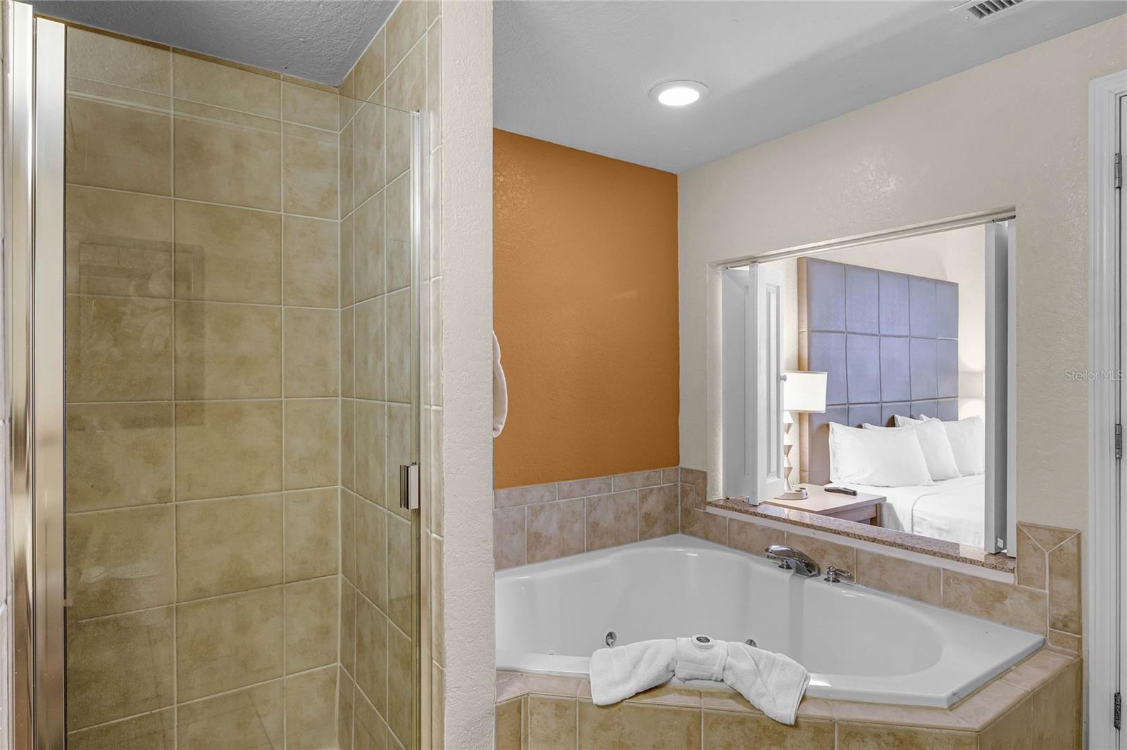 Image 24 of 36 For 12544 Floridays Resort Drive 611b