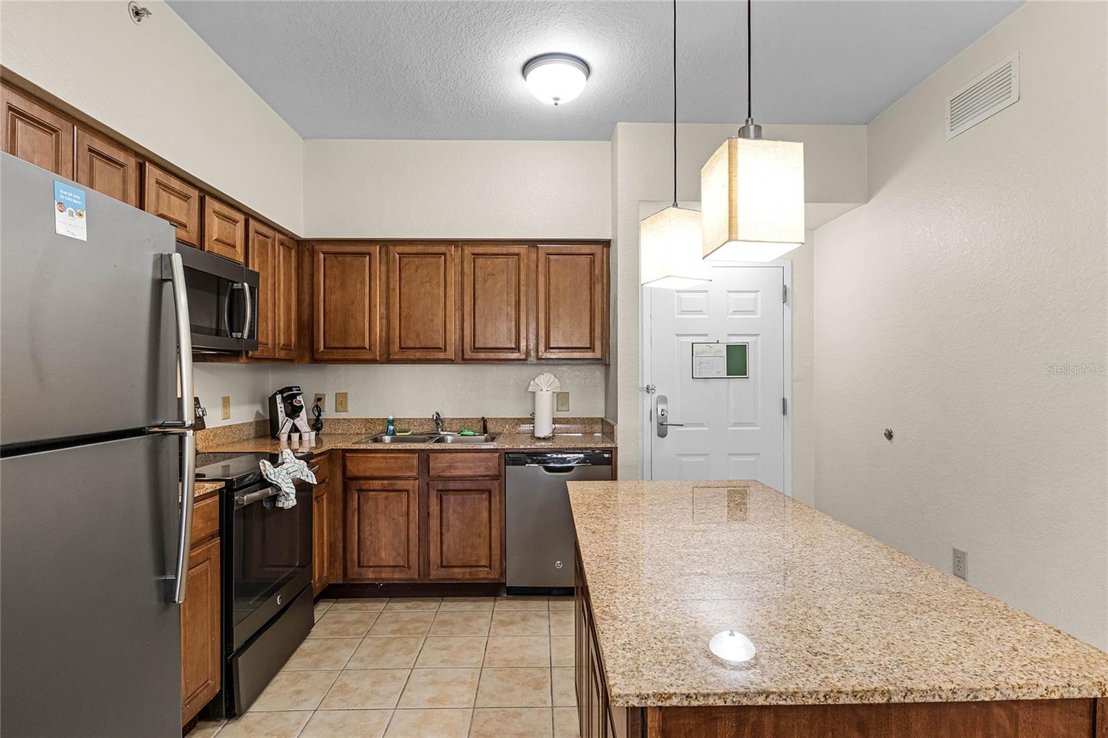 Image 6 of 36 For 12544 Floridays Resort Drive 611b