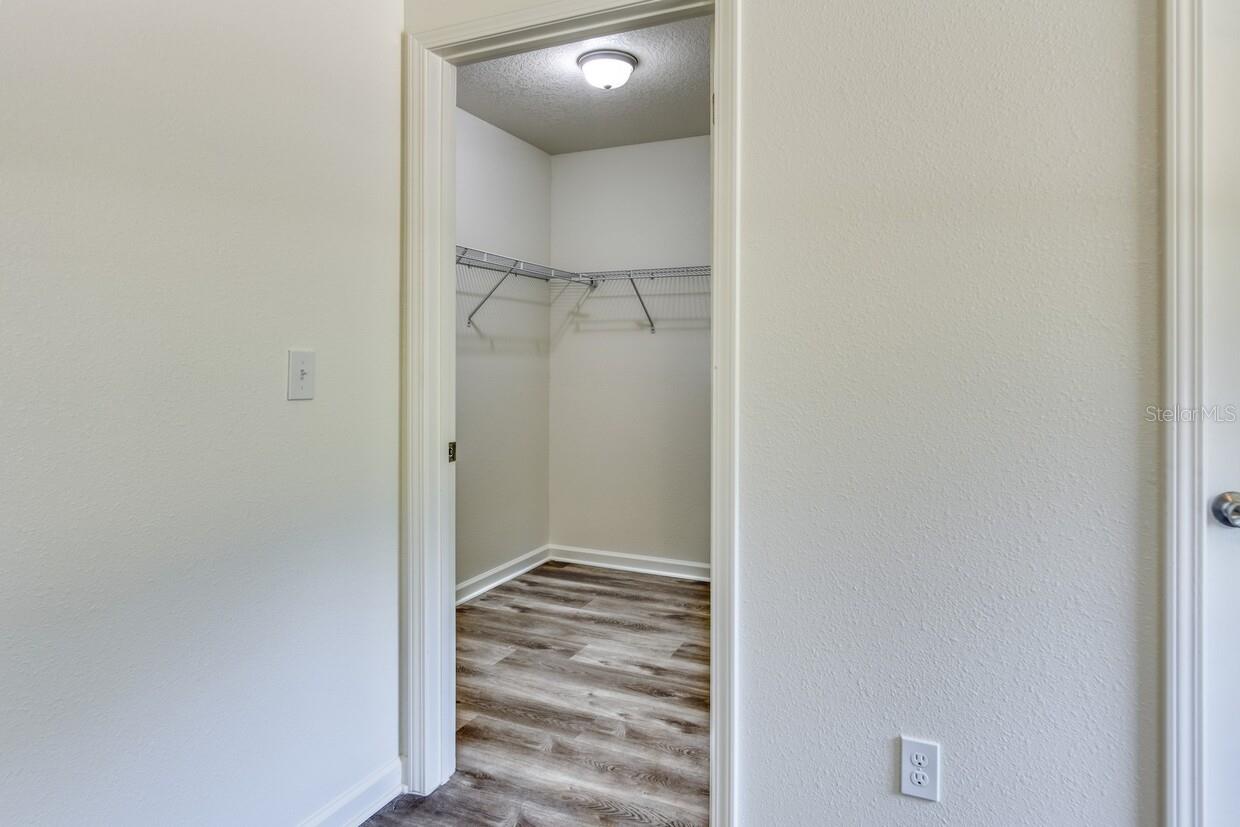 Image 9 of 22 For 4840 Kenneth Street