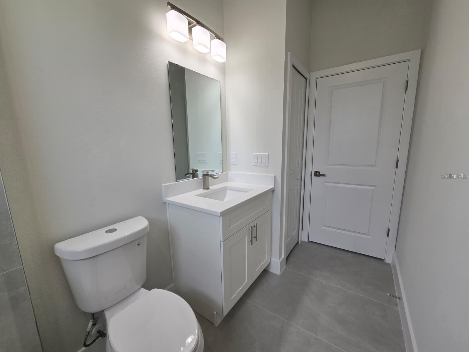 Image 11 of 50 For 18374 Elgin Avenue