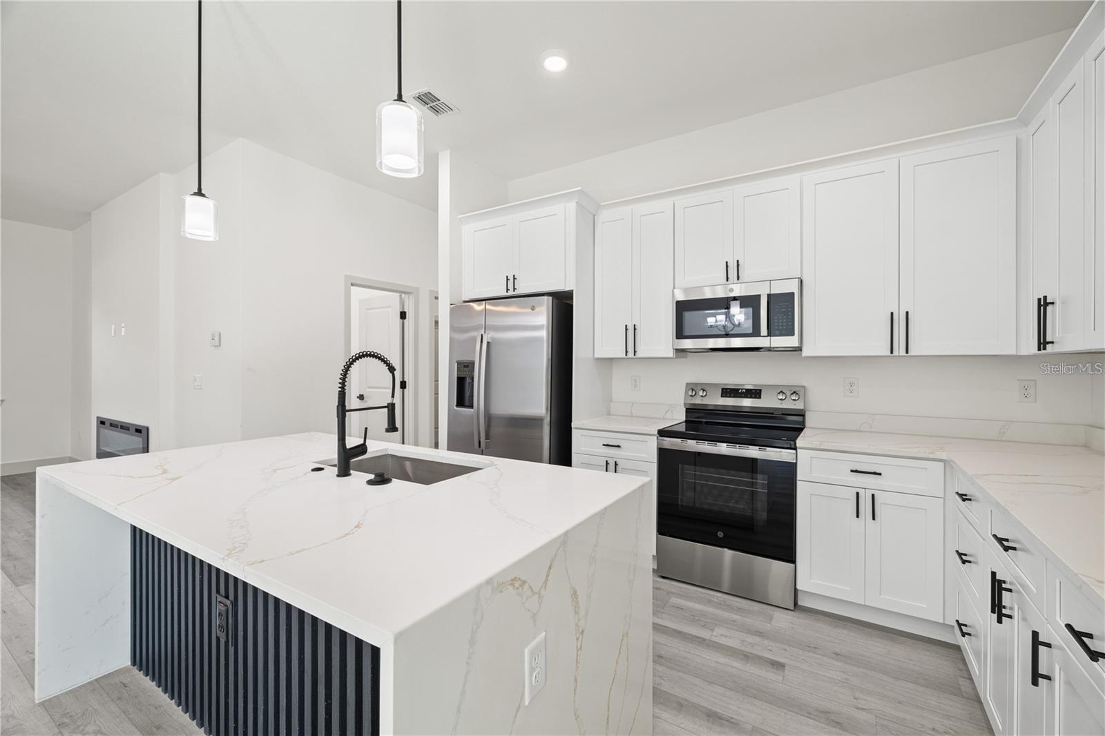 Image 9 of 40 For 15467 Hillsborough Boulevard